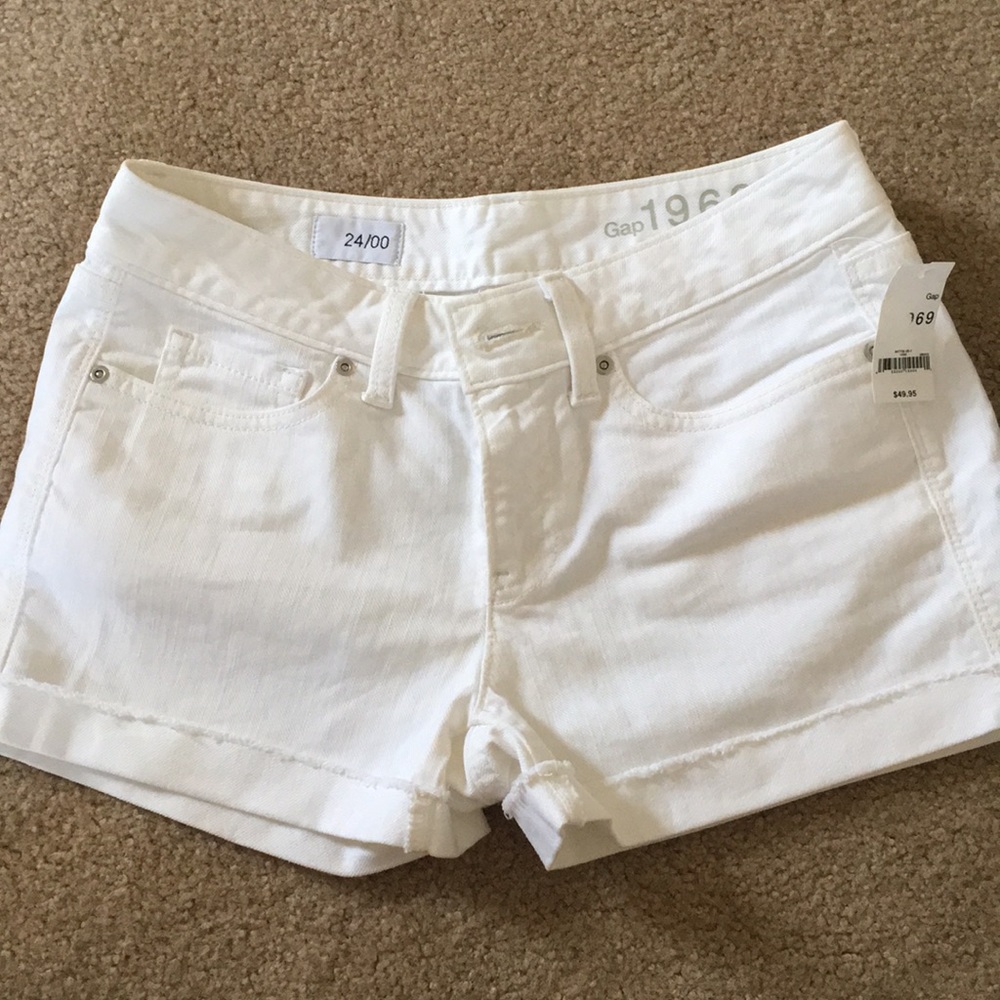 NWT Gap white jean shorts size 24/00